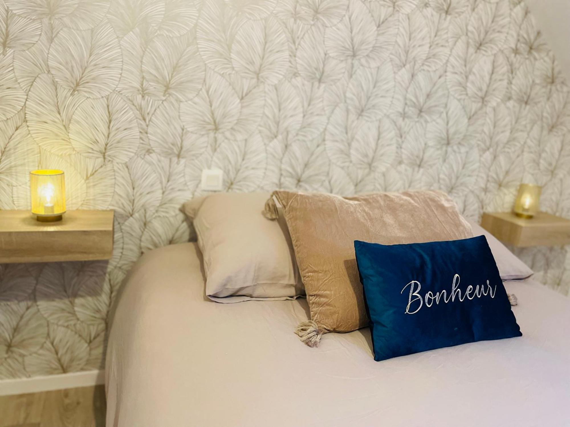 L'Escapade Apartment ฟูแฌร์ ภายนอก รูปภาพ